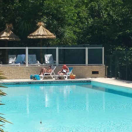 Camping Les Sources 圣让杜加尔 外观 照片