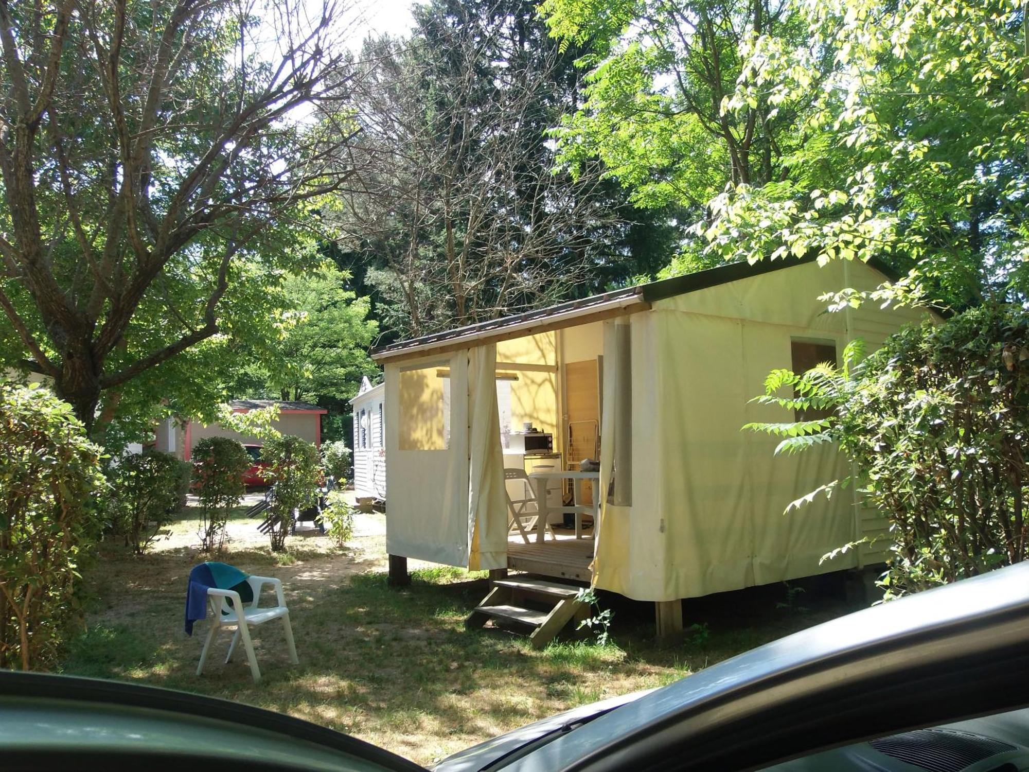 Camping Les Sources 圣让杜加尔 外观 照片