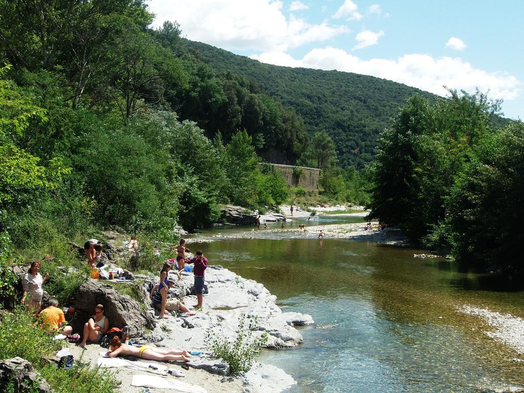 Camping Les Sources 圣让杜加尔 外观 照片