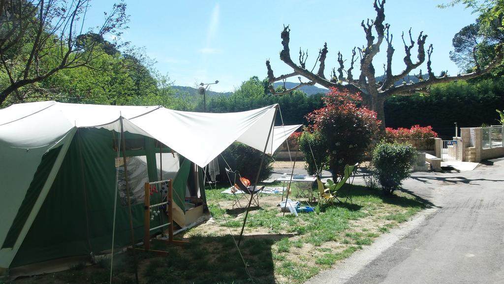 Camping Les Sources 圣让杜加尔 外观 照片