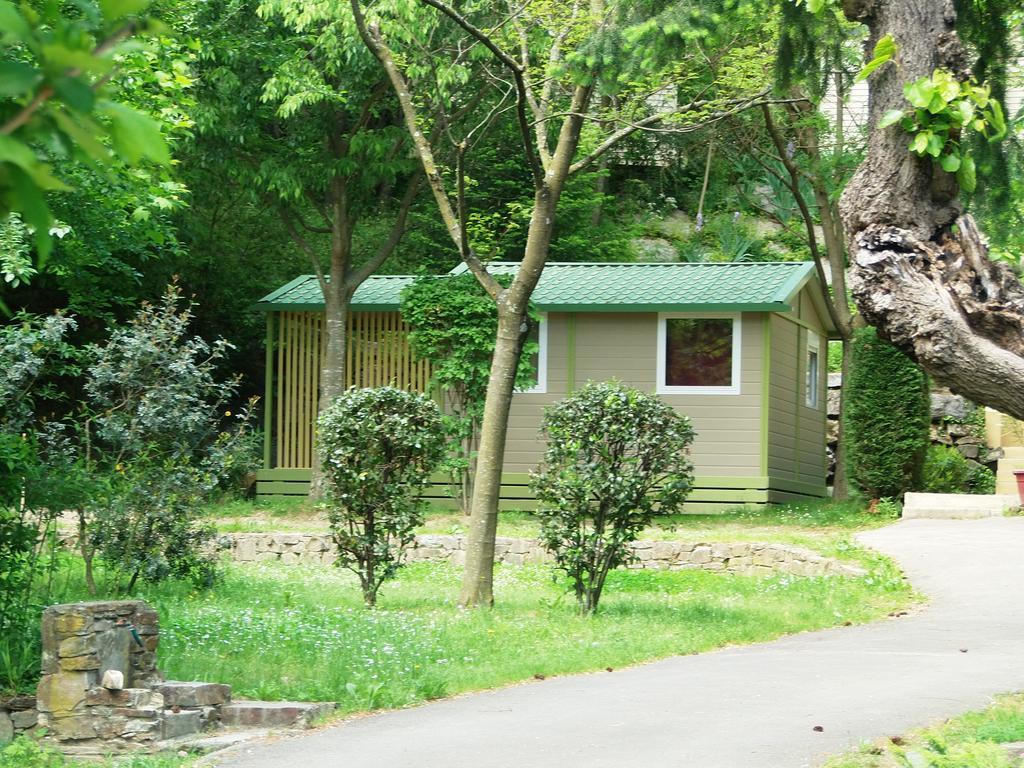 Camping Les Sources 圣让杜加尔 外观 照片