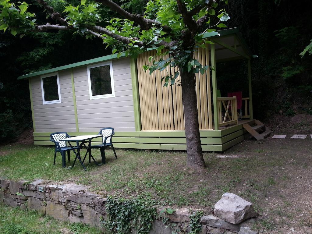 Camping Les Sources 圣让杜加尔 客房 照片