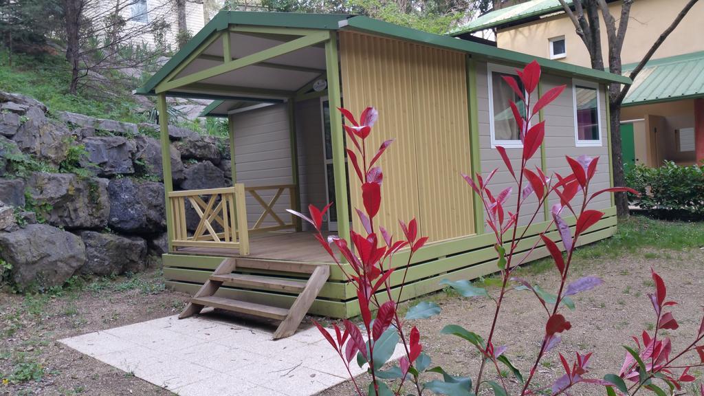 Camping Les Sources 圣让杜加尔 外观 照片