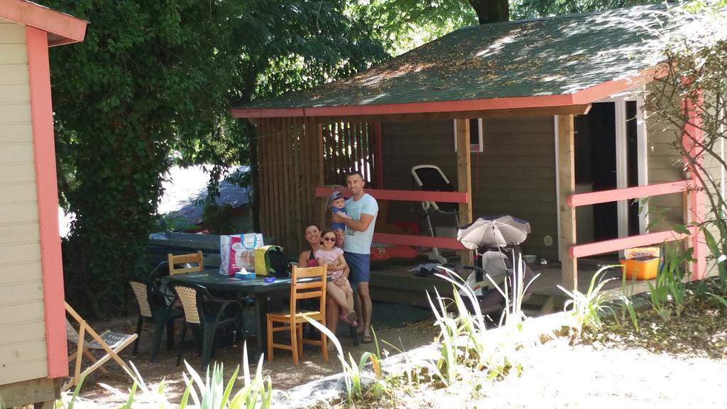 Camping Les Sources 圣让杜加尔 外观 照片